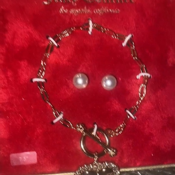 Juicy Couture Gold Heart Bracelet with Pearl Accents - Picture 4 of 4
